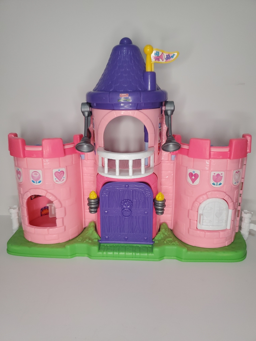 Vintage 2004 Fisher Price Little People Lil' Kingdom Castle Pink Palace